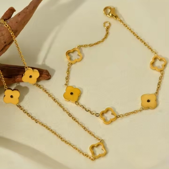 Nwt Set Non Tarnish Clover Alhambra - Picture 1 of 7